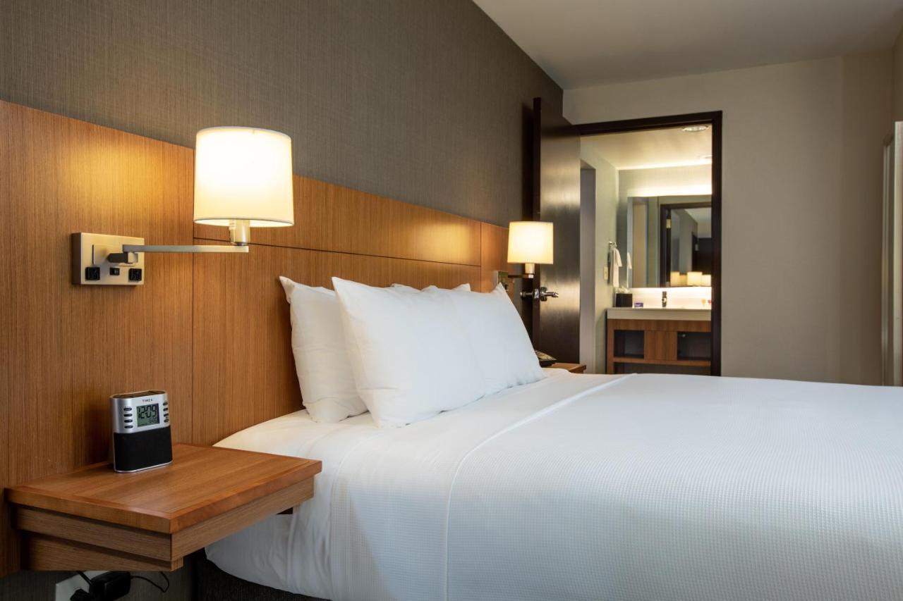 Hyatt Place Charlottesville Bagian luar foto
